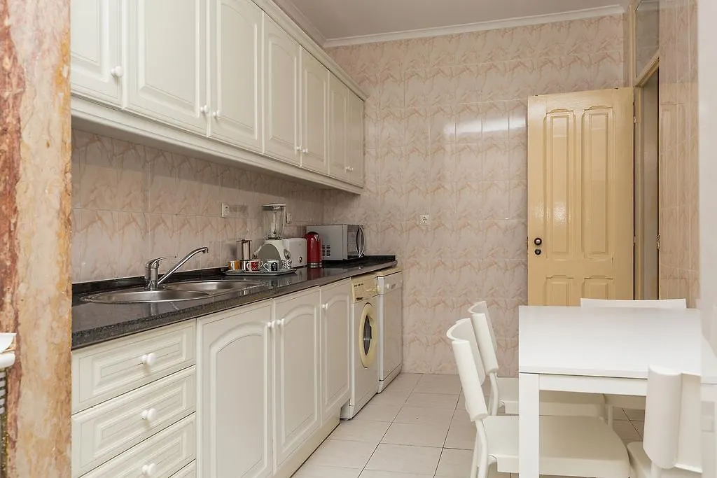 Ground Floor Apartment W/Backyard Lisboa Πορτογαλία