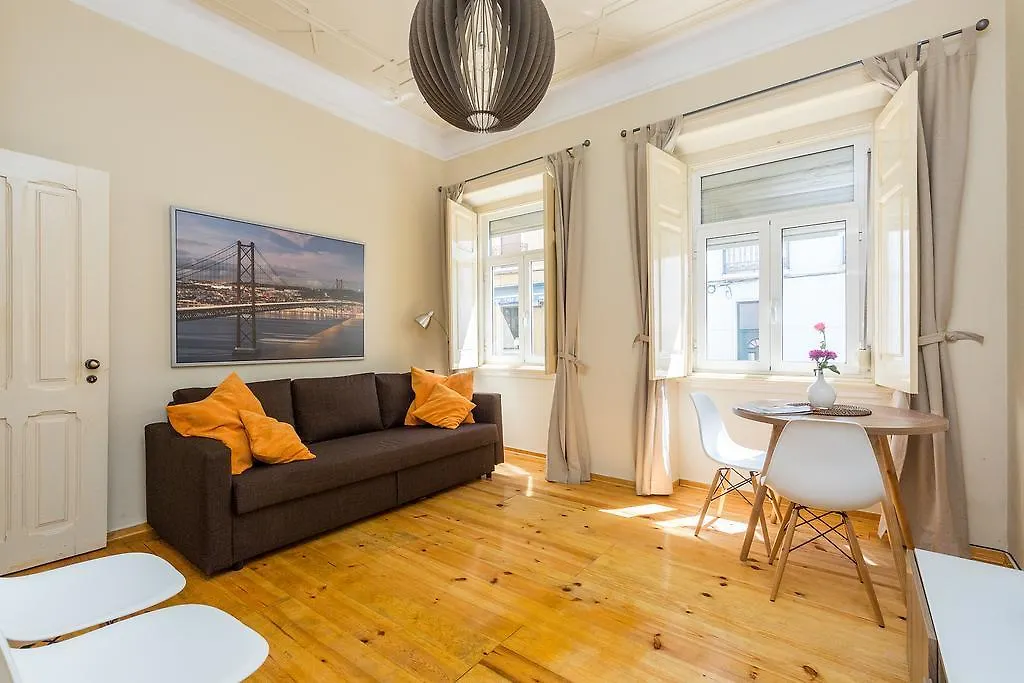 Ground Floor Apartment W/Backyard Lisboa
