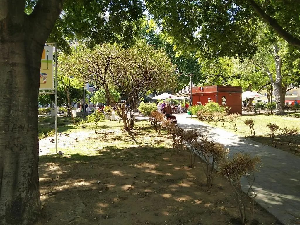 Ground Floor Apartment W/Backyard Lisboa 0*,  Πορτογαλία